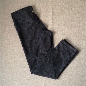 Lululemon Size 2 Crop